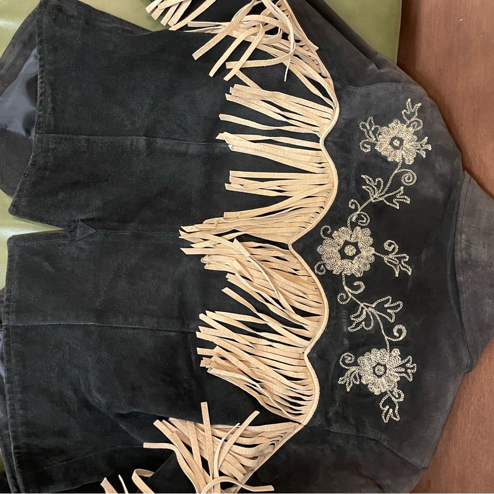 Cripple Creek Elegant Black Fringe Blazer with Floral Embroidery - Picture 4 of 4